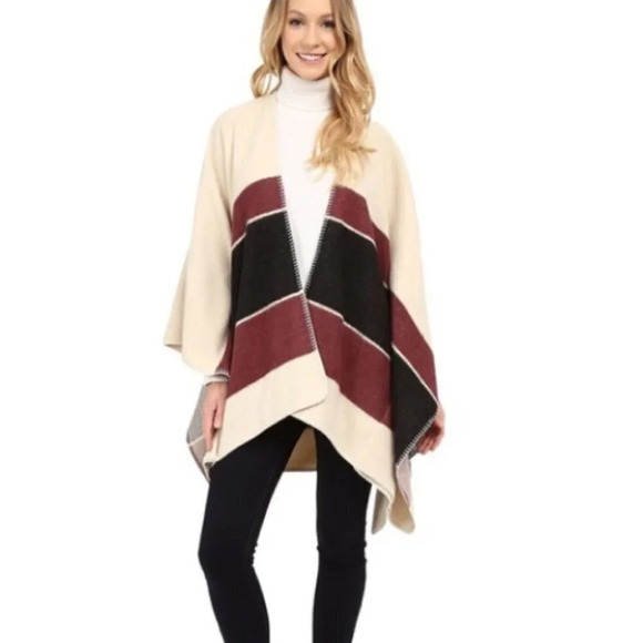 Sanctuary Poncho Top - Picture 1 of 9
